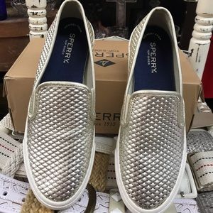 Sperry Seaside Emboss Platinum Size 7